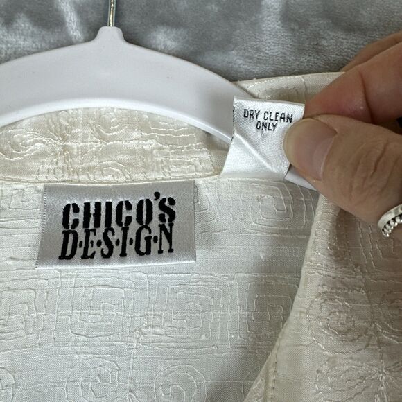VTG Chico's Embroidered Silk Jacket Size 1 (Large) White Art To Wear (1062) - Picture 5 of 14